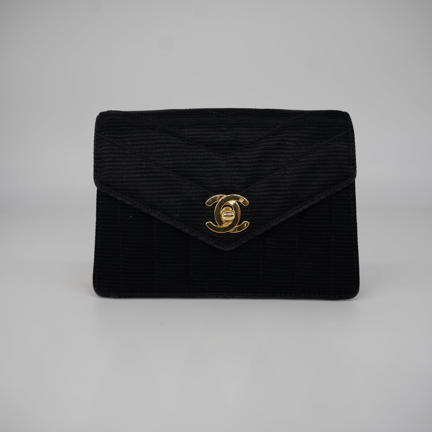 Chanel Quilted Chevron Crossbody Chain Coin Purse Rare 1990s