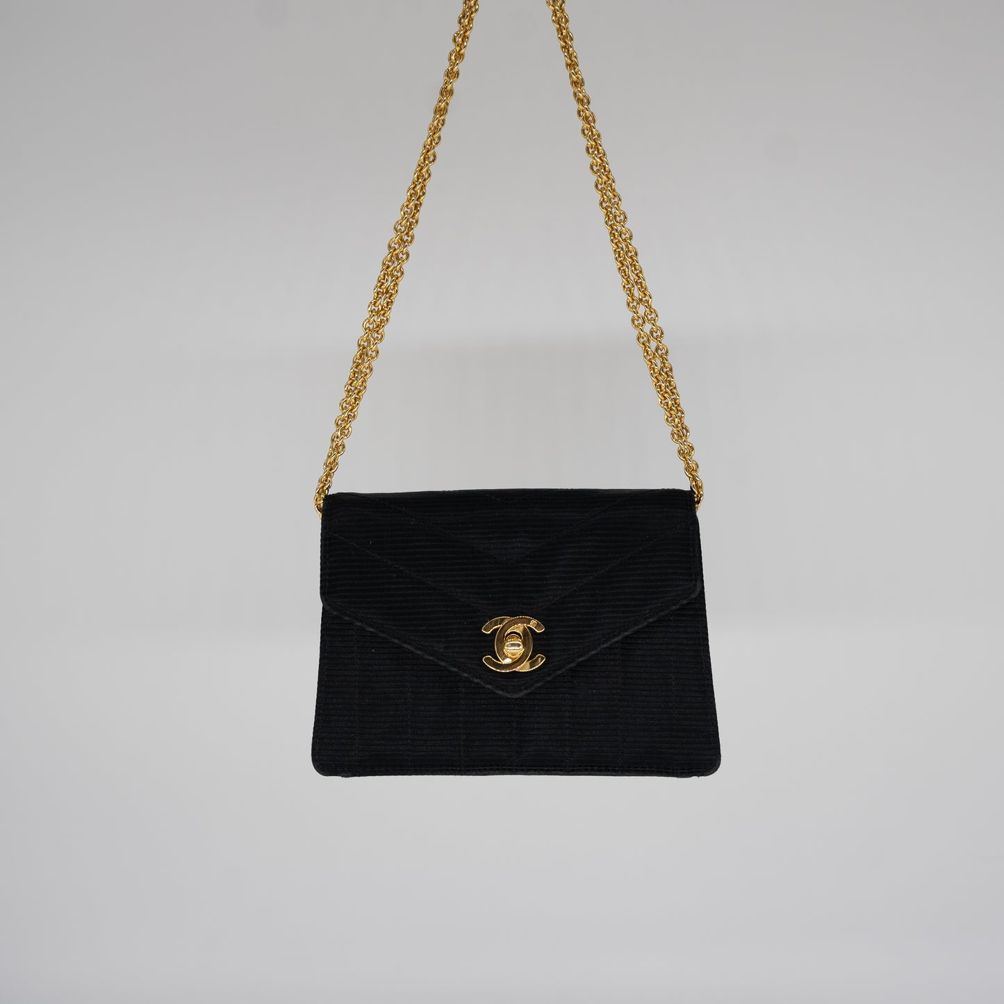 Chanel Quilted Chevron Crossbody Chain Coin Purse Rare 1990s