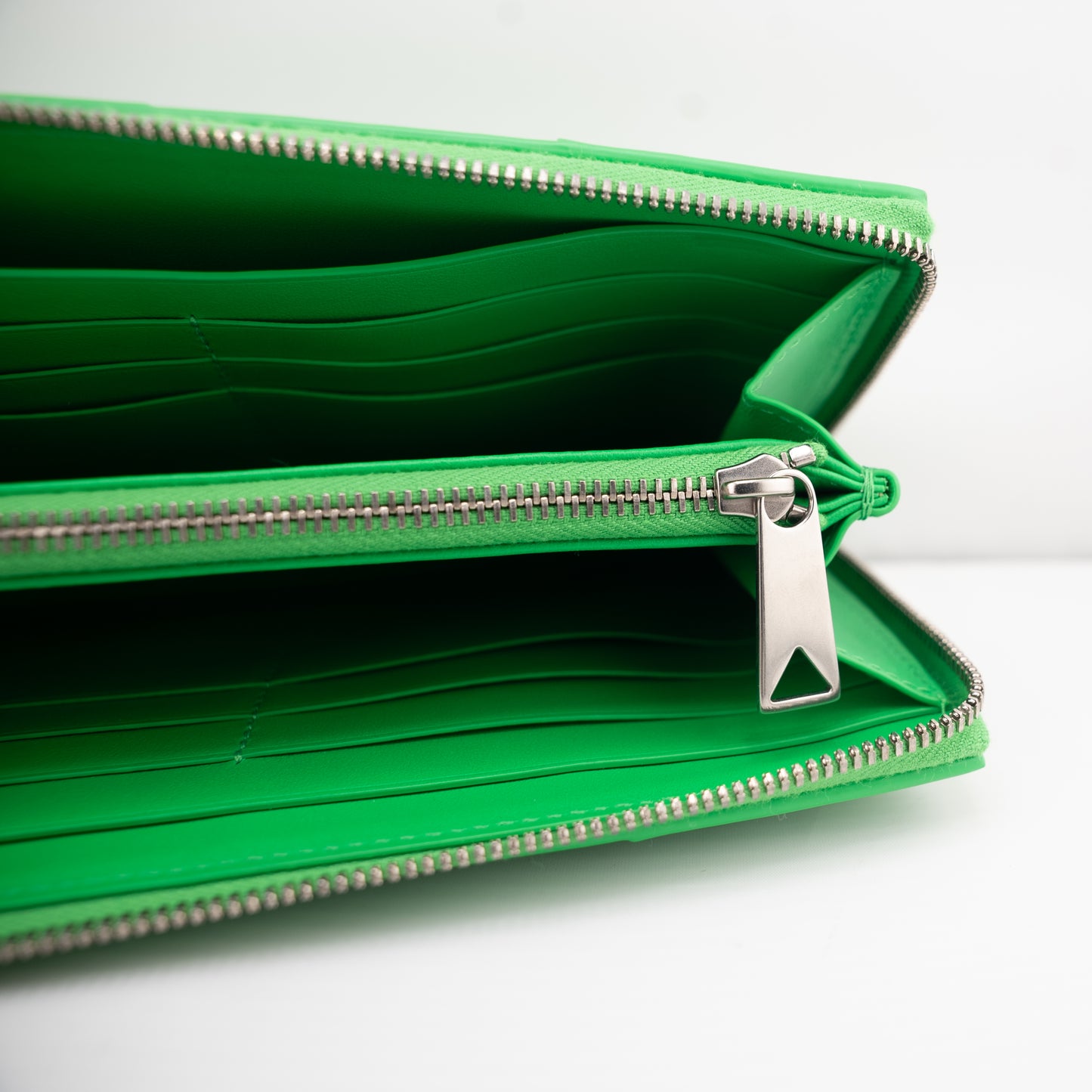 Bottega Veneta Interratio Long Wallet NWT Parakeet