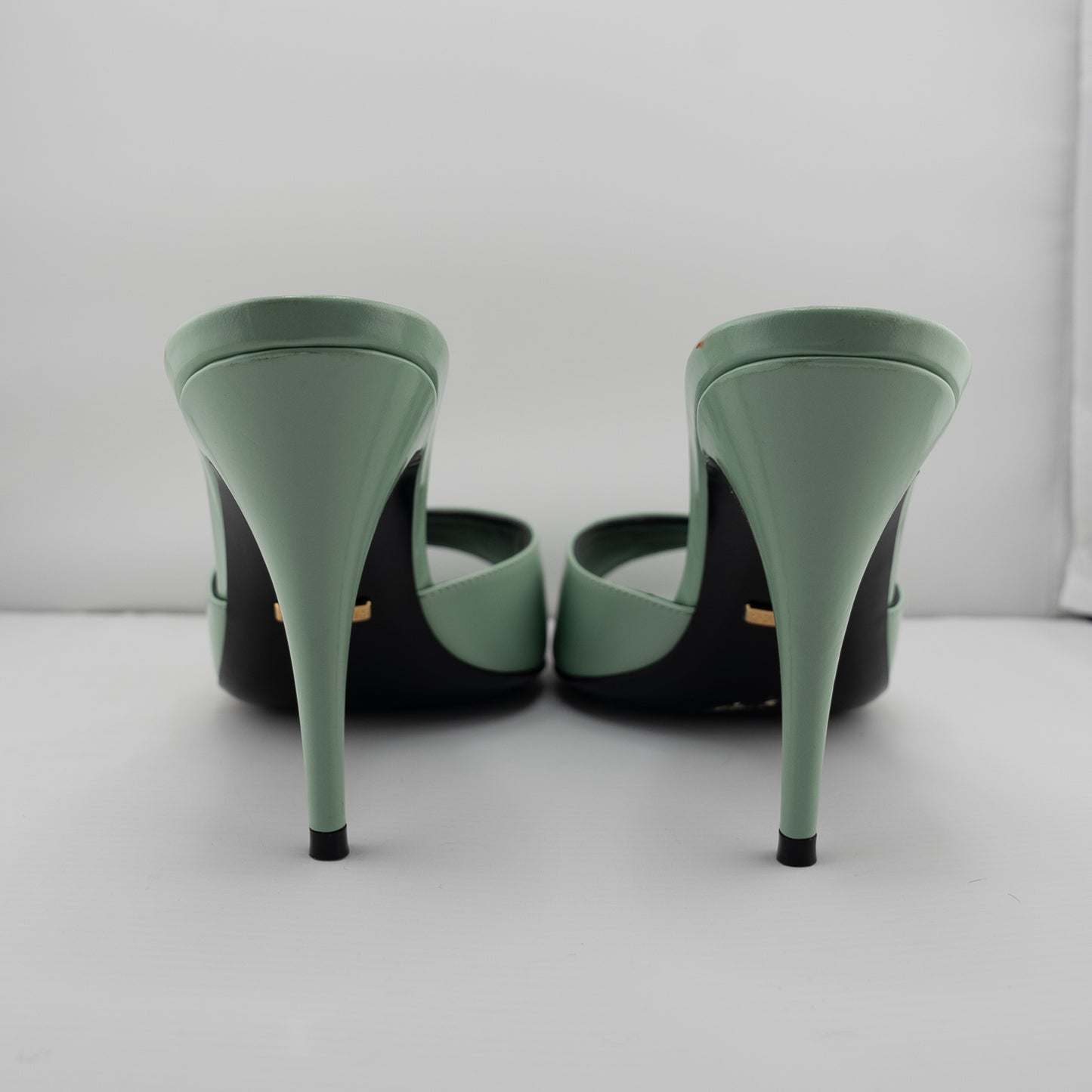 Gucci Polished Calfskin Kitten Heel Mid Heel Slide Sandal Scarlet Size 38 Aqua Blue Green