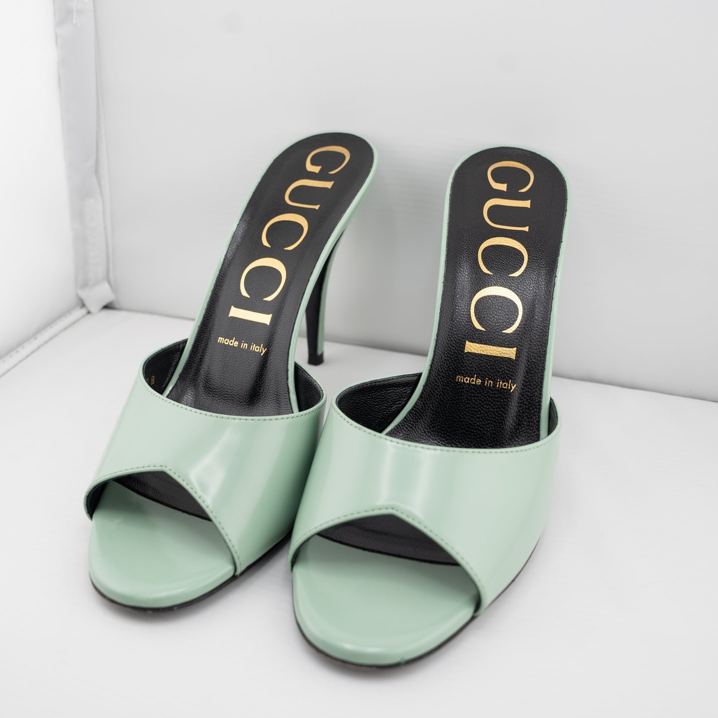 Gucci Polished Calfskin Kitten Heel Mid Heel Slide Sandal Scarlet Size 38 Aqua Blue Green